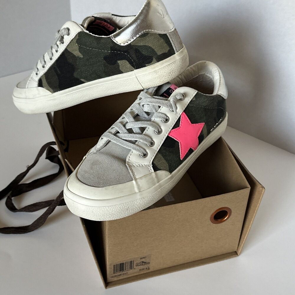 Vintage Havana Women’s Dorit Sneaker Camouflage With Hot Pink Star Sz 8.5